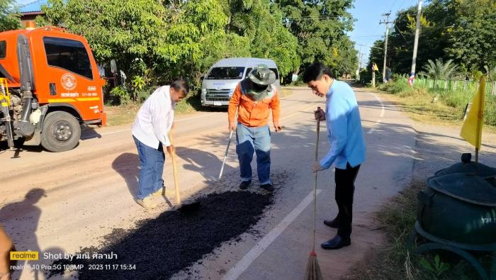 นายชัยวัฒน์ รัตนคำมูล นายกเทศมนตรีตำบ...